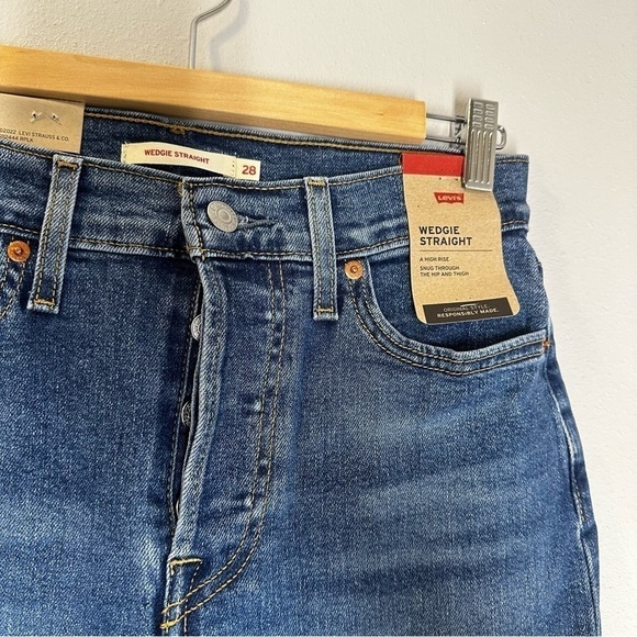 Levi’s Wedgie Straight Jeans High Waisted Button Fly Size 28 Women’s Medium Wash - Picture 7 of 11